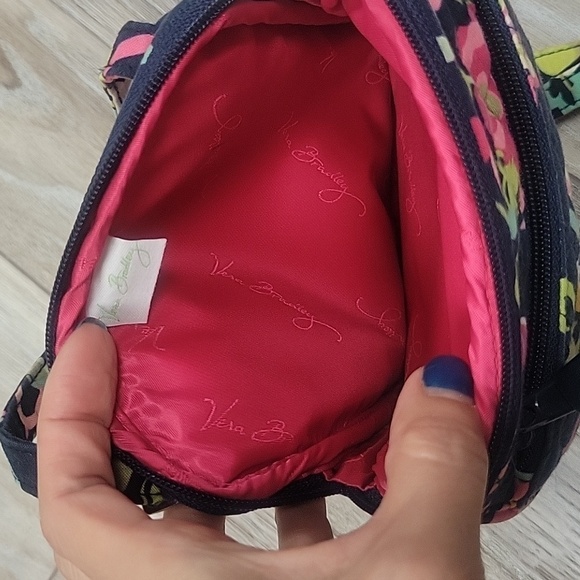 Vera Brqdley Crossbody Bag Navy Floral Print - Picture 5 of 6